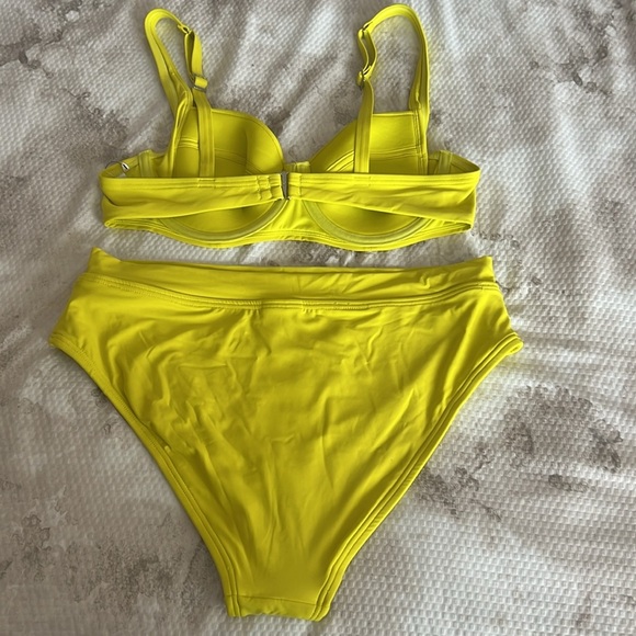 DKNY Bikini Swimsuit Yellow Set - Picture 7 of 12